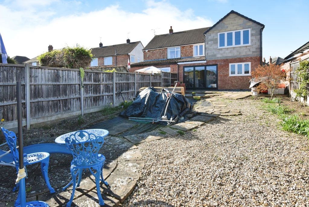 Additional image 10 of 3 bed semi-detached house for saleMere Road, Wigston, Leicestershire LE18