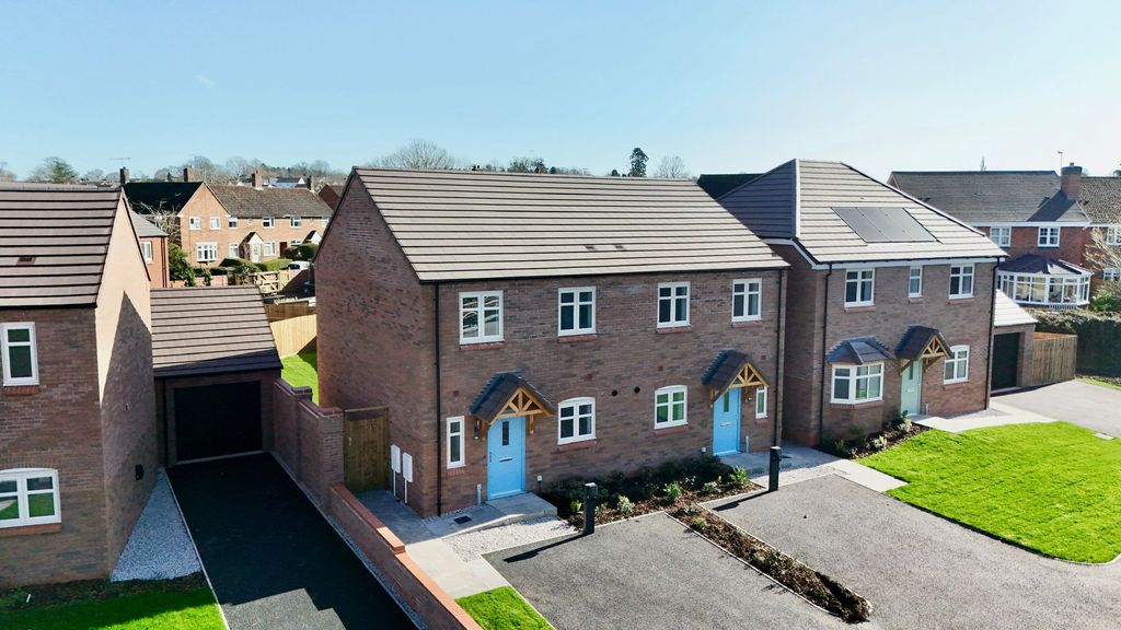 3 bed semi-detached house for saleCastle Meadows, Eccleshall ST21