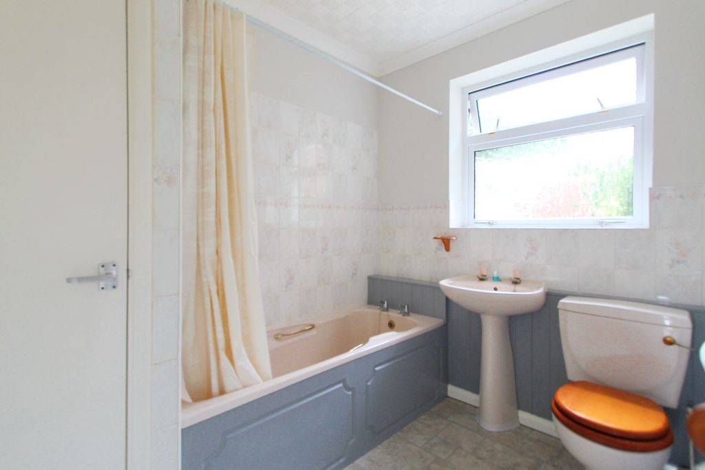 Additional image 12 of 2 bed detached bungalow for saleAngus Close, Thurnby, Leicester LE7