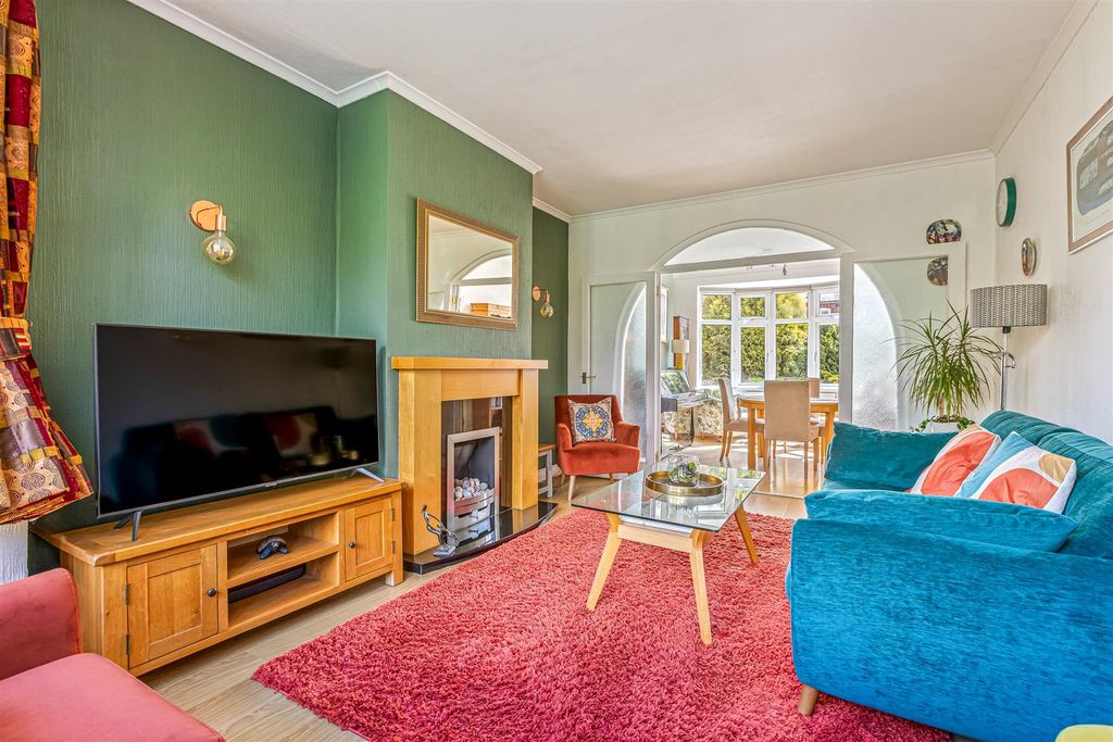 5 bed semi-detached house for saleBrinsmead Road, Knighton, Leicester LE2 photo 2