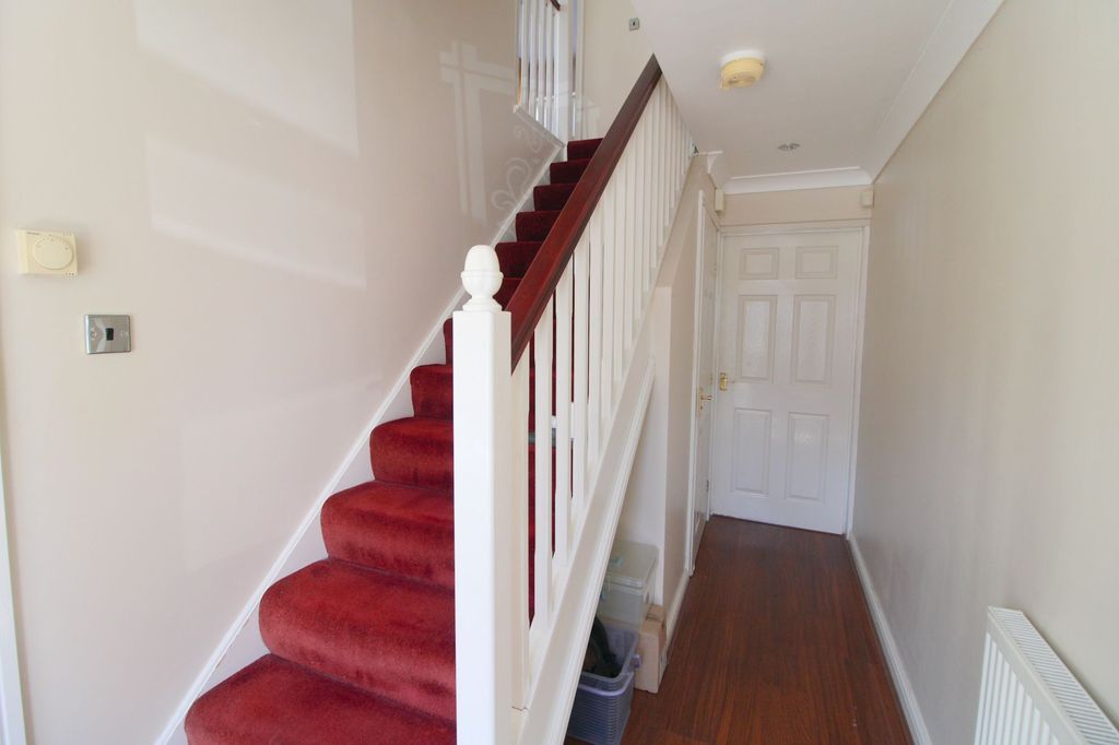 Additional image 2 of 4 bed detached house for saleGuestwick Green, Hamilton LE5