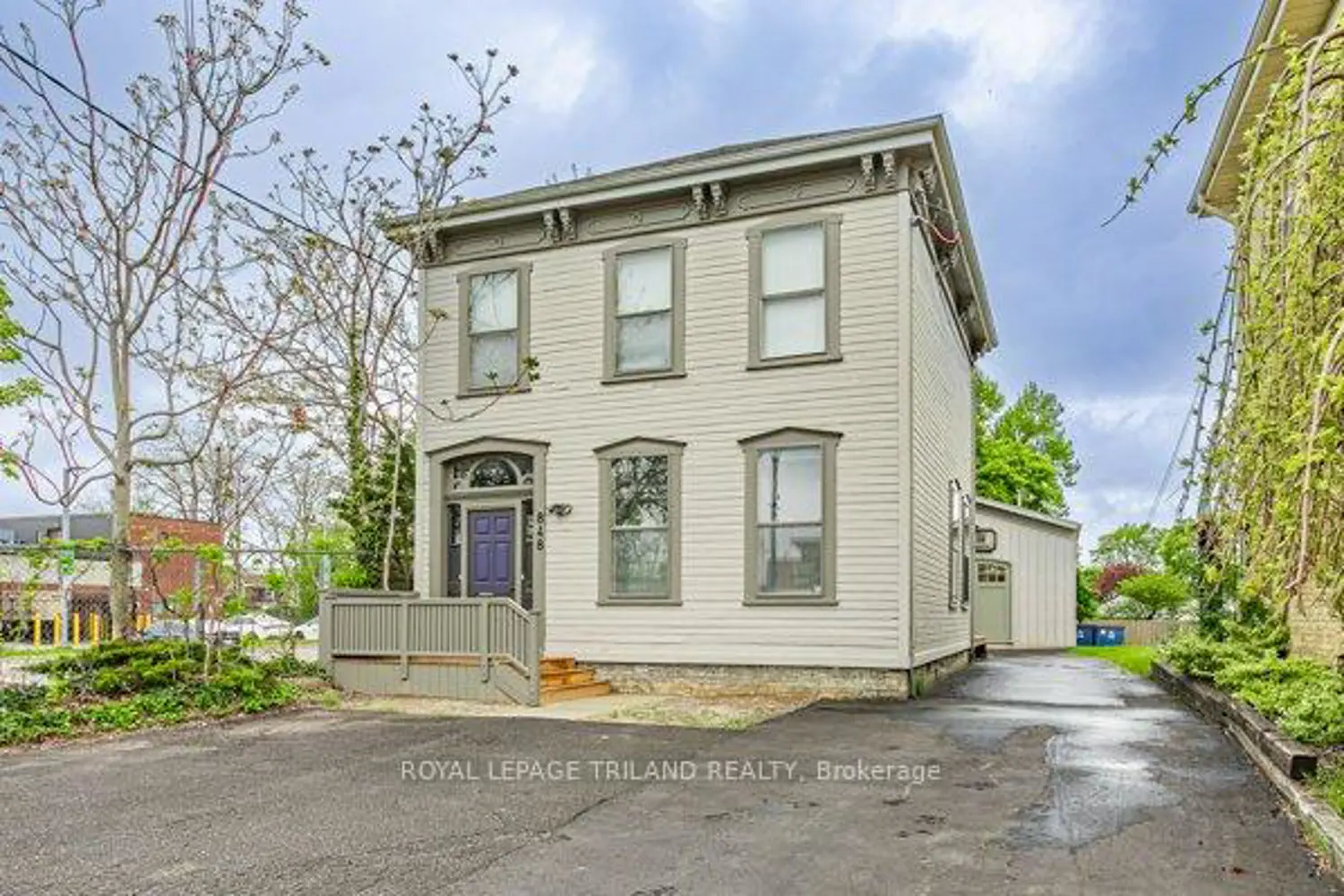 848 Dundas Street