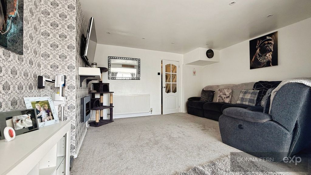 Additional image 9 of 3 bed town house for saleNewmount Road, Fenpark, Stoke-On-Trent ST4