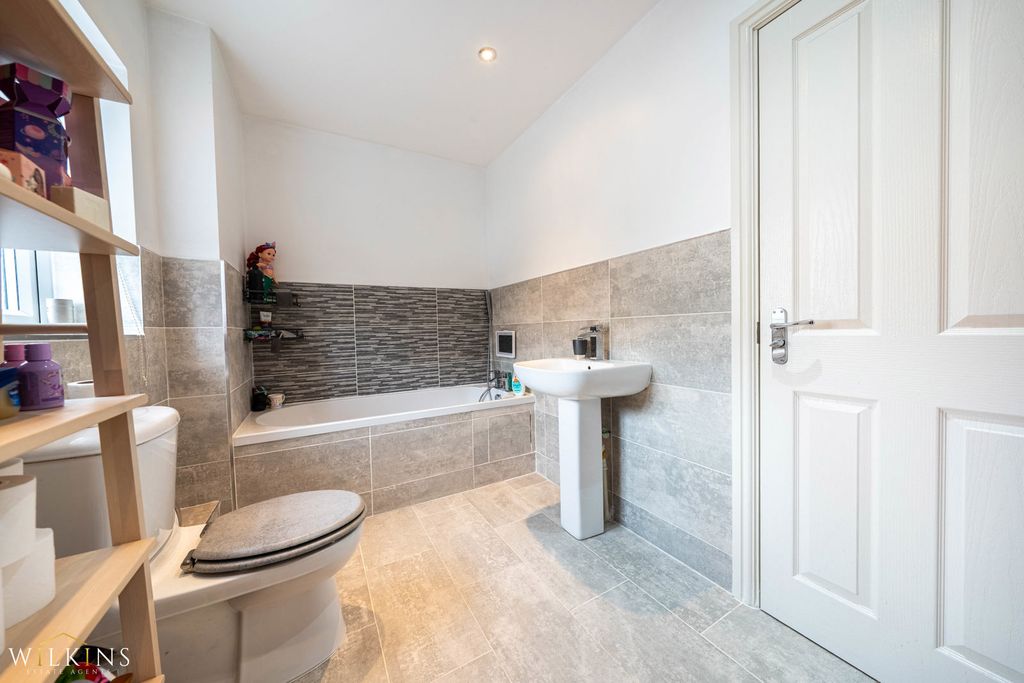 Additional image 17 of 4 bed detached house for saleLowes Drive, Tamworth, Staffordshire B77