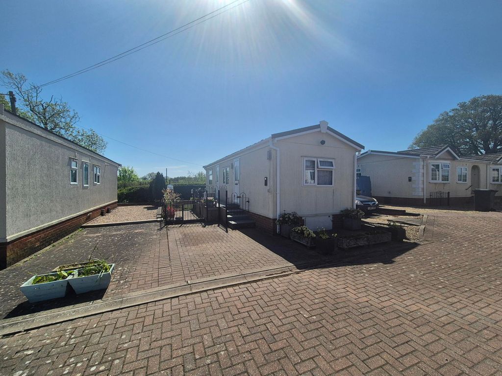 Additional image 13 of 1 bed mobile/park home for saleTheddingworth Road, Lubenham, Market Harborough LE16