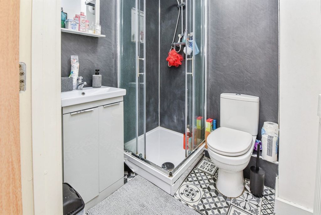 Additional image 7 of 2 bed flat for saleCowleaze, Chippenham SN15