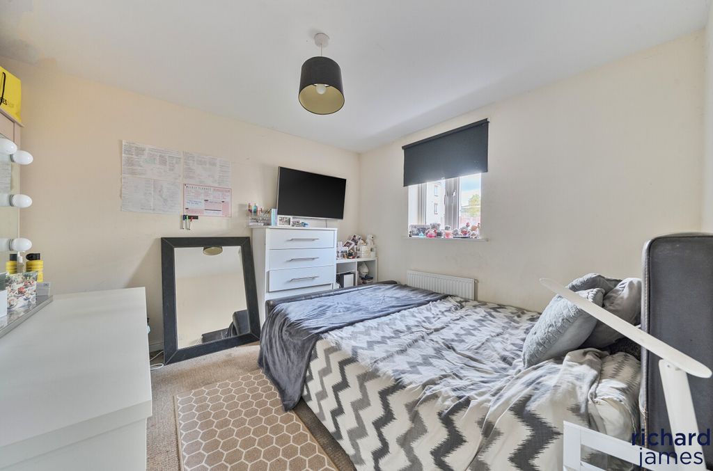 Additional image 13 of 5 bed detached house for saleCloatley Crescent, Royal Wootton Bassett, Royal Wootton Bassett SN4