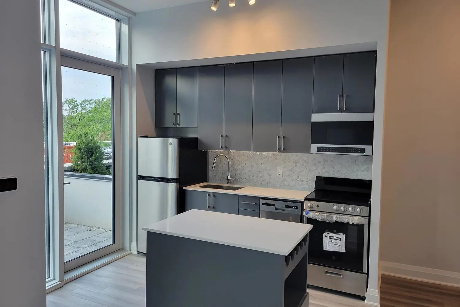 Additional image 8 of 3220 Sheppard Avenue 106