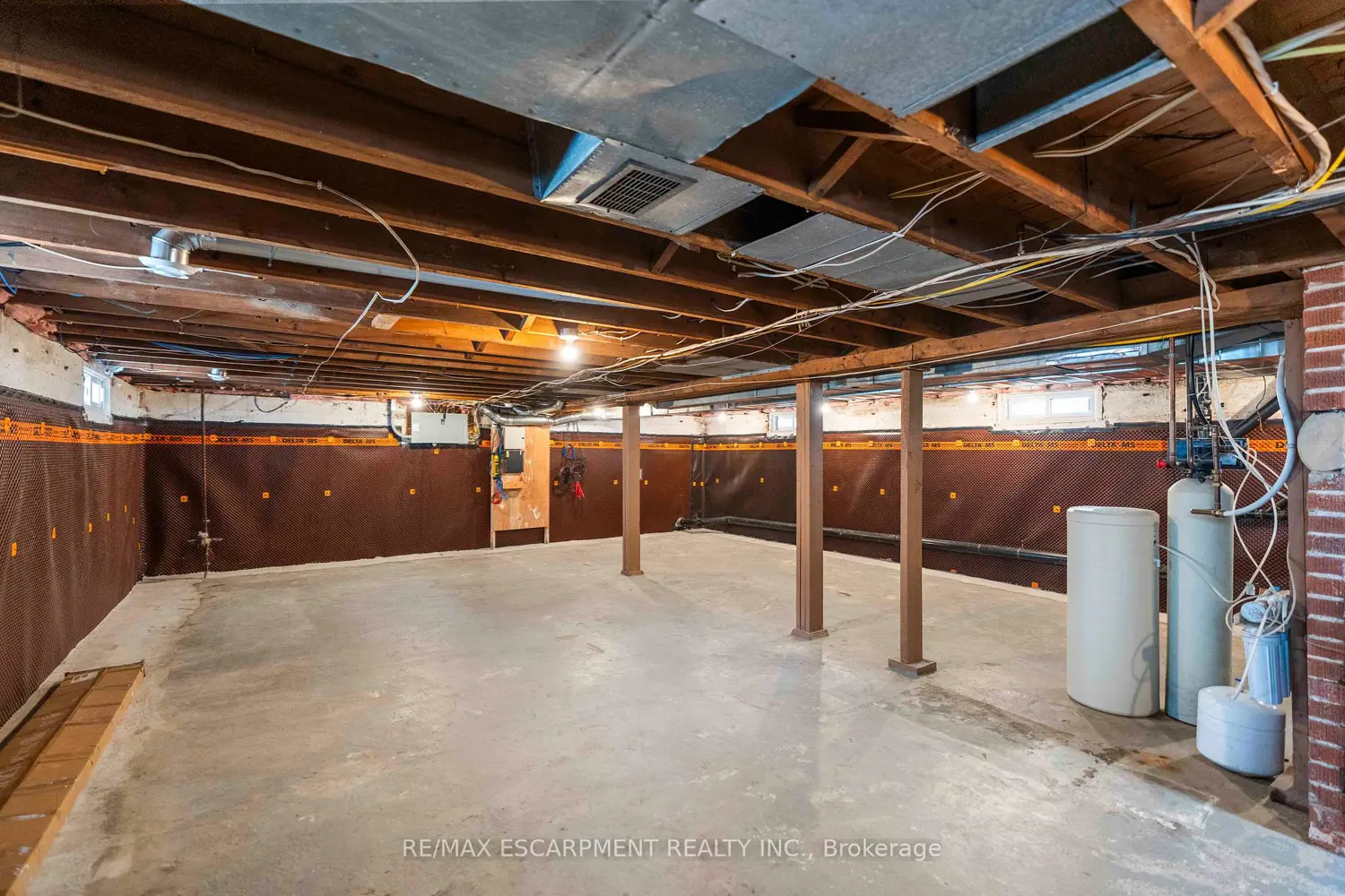 Additional image 12 of 17 Davis Street