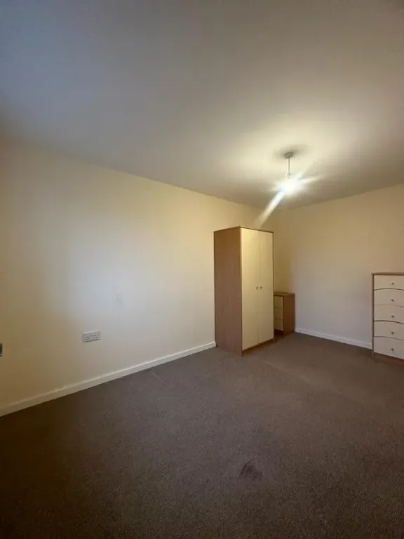 1 bed terraced house for salePadside Close, Leicester LE5 photo 4