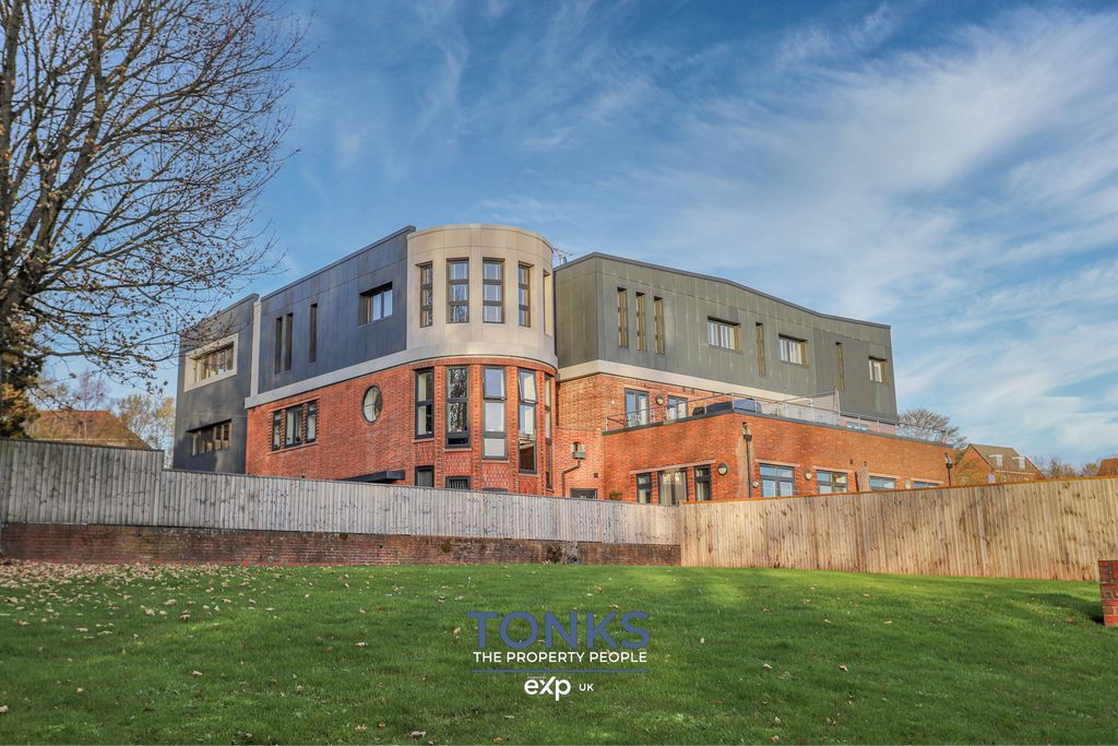 Additional image 4 of 2 bed flat for saleBaggeridge House, Roadstone Drive, Dudley, West Midlands DY3