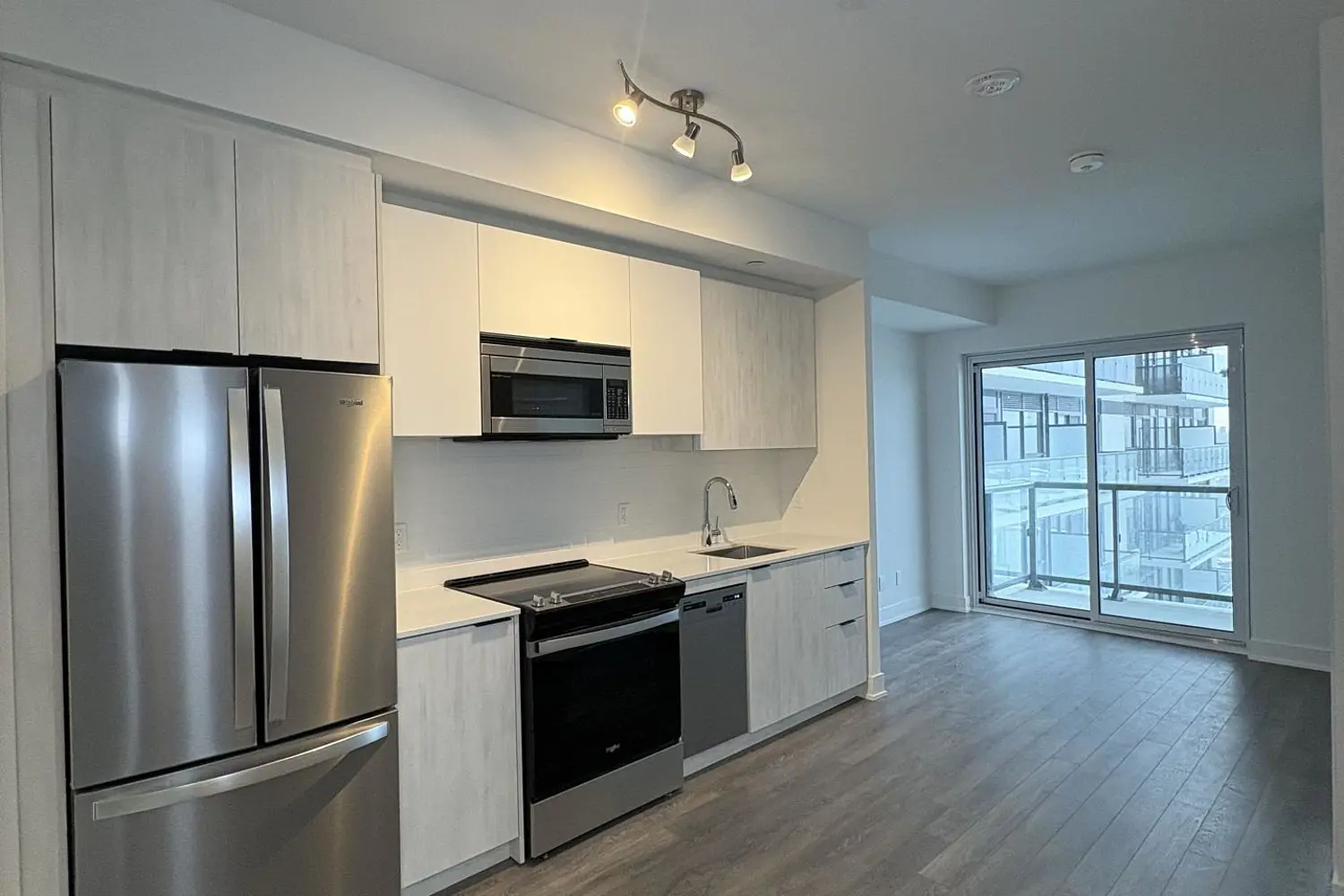 1350 Ellesmere Road 602