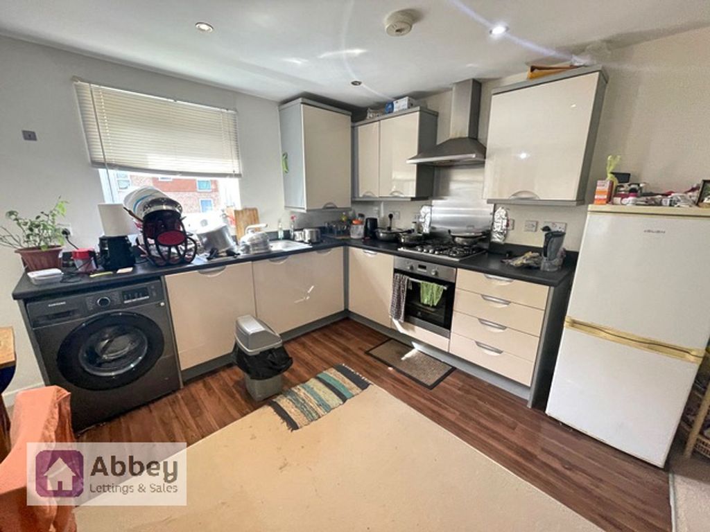 2 bed flat for salePavilion Close, Leicester LE2 photo 3