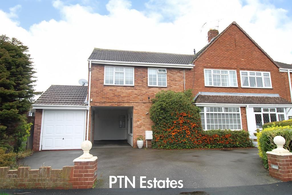 5 bed semi-detached house for saleBramber Drive, Wombourne, Wolverhampton WV5