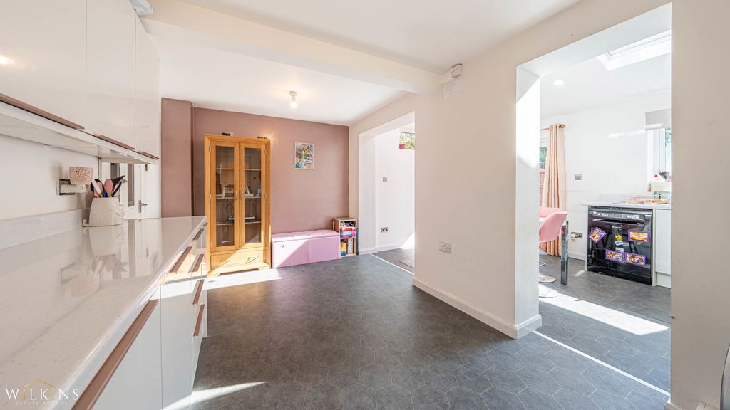 Additional image 5 of 3 bed semi-detached house for saleGlendale Court, Wilnecote, Tamworth, Staffordshire B77