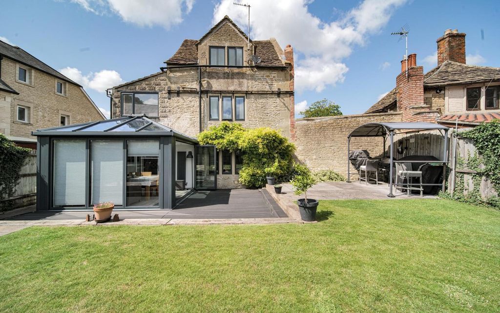 4 bed end terrace house for saleLowbourne, Melksham SN12