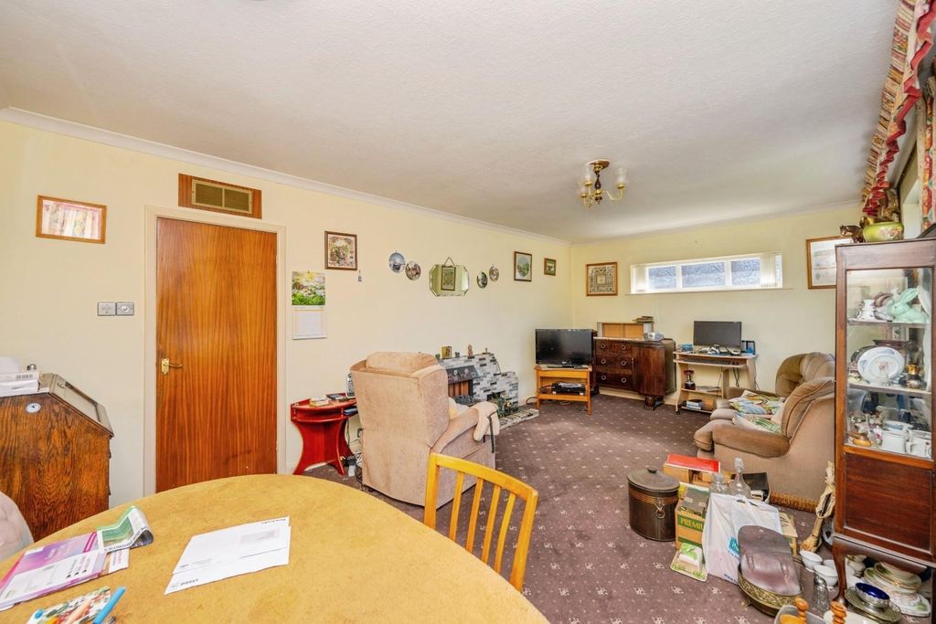 Additional image 4 of 3 bed detached bungalow for saleStephenson Close, Glascote, Tamworth B77