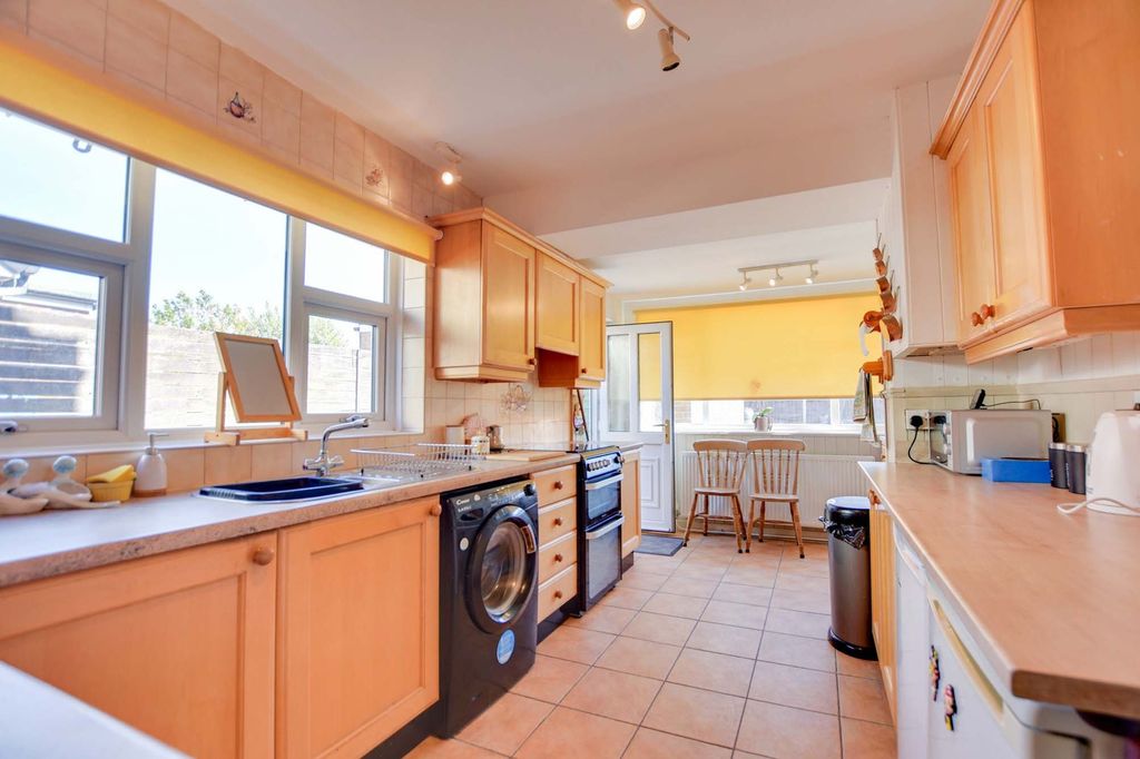 Additional image 3 of 2 bed semi-detached bungalow for saleDorset Avenue, South Wigston, Leicester LE18