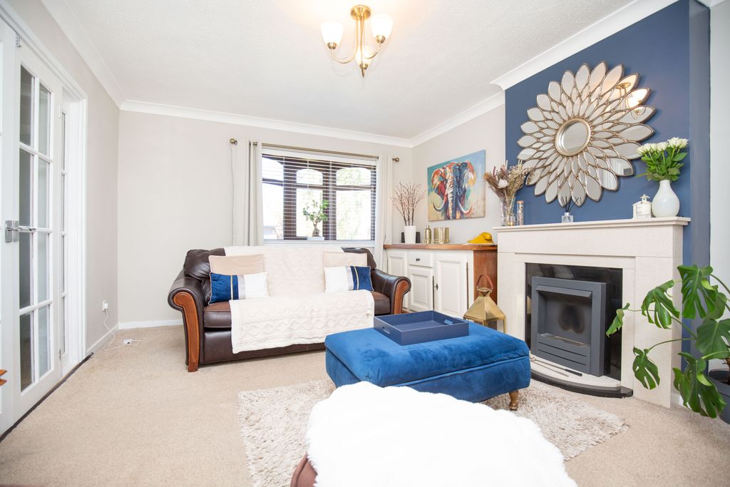 4 bed detached house for saleHome Farm Close, Witherley CV9 photo 5