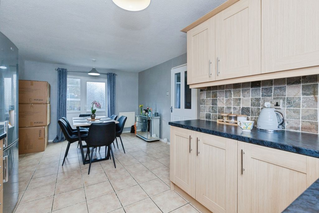 Additional image 5 of 5 bed semi-detached house for salePitchens Close, Leicester, Leicestershire LE4