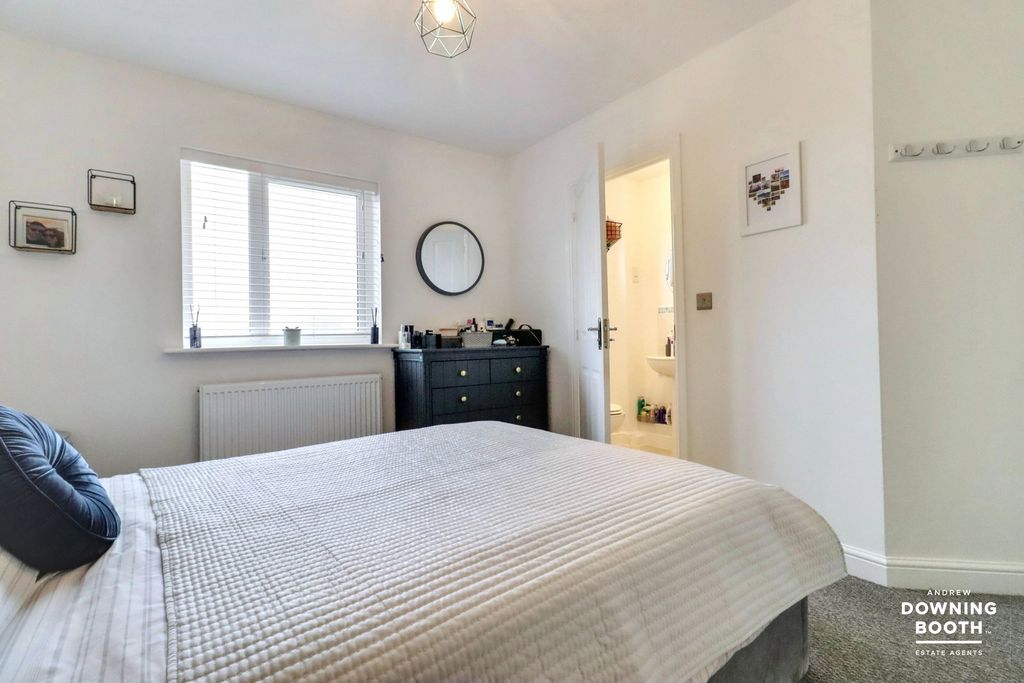 Additional image 11 of 2 bed flat for salePear Tree Close, Lichfield WS14