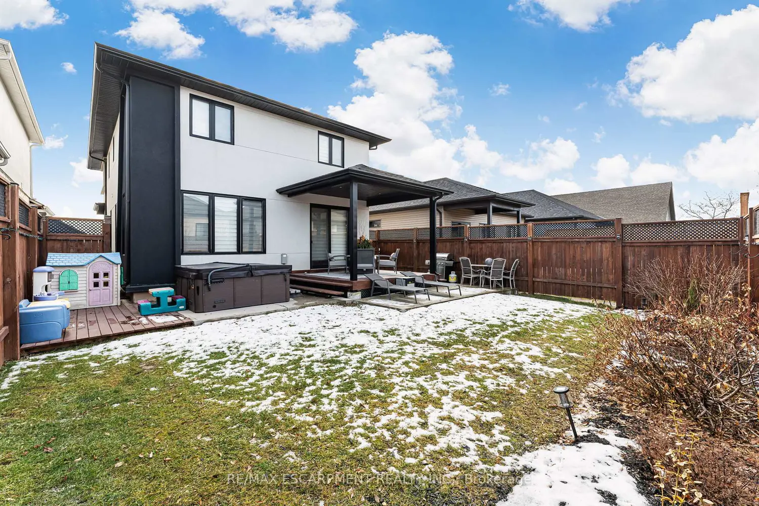 14 Willowbrook Drive photo 3