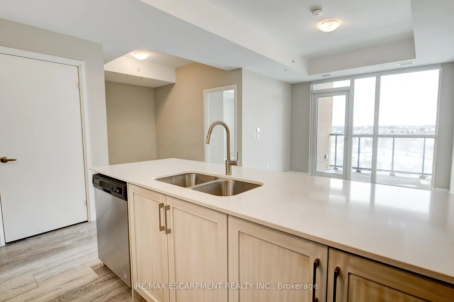 Additional image 4 of 108 Garment Street 1007