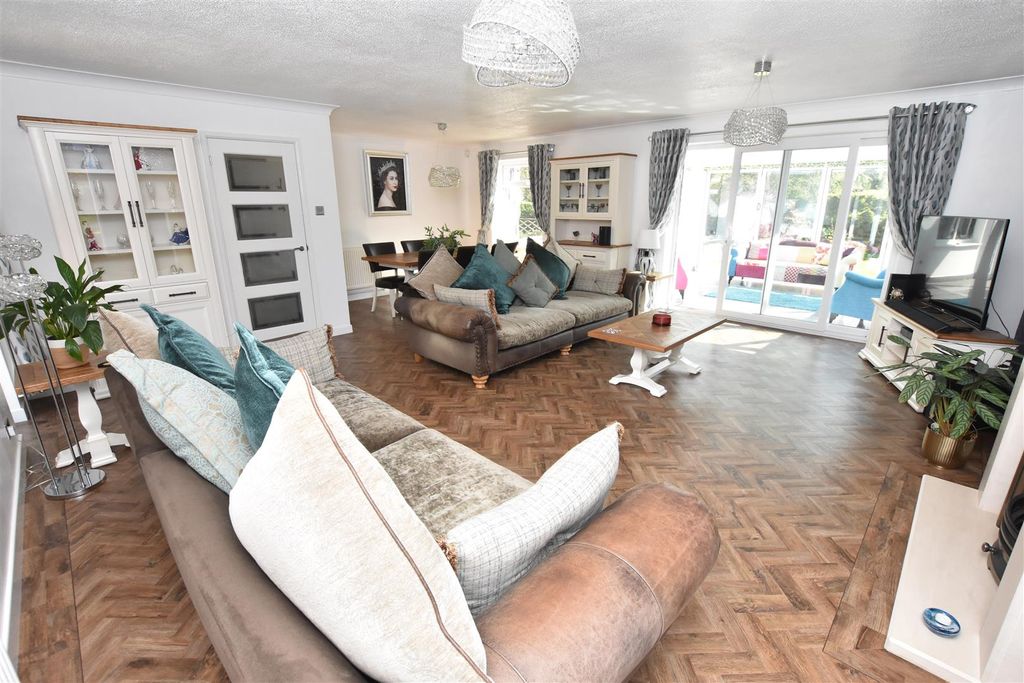 Additional image 3 of 3 bed detached bungalow for saleChandlers Drive, Tamworth B77