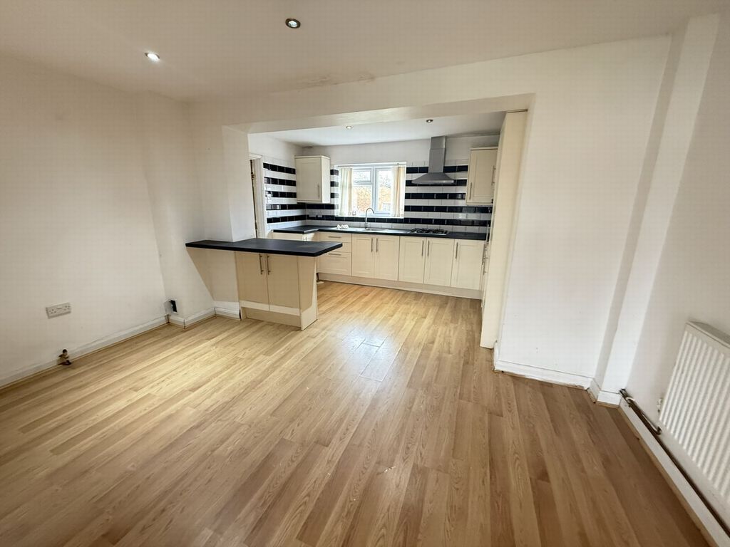 3 bed semi-detached house for saleStour Close, Oadby LE2 photo 4