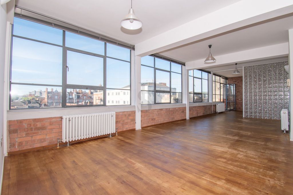 2 bed flat for saleThe Foister Building, Charles Street, Leicester City Centre LE1 photo 2
