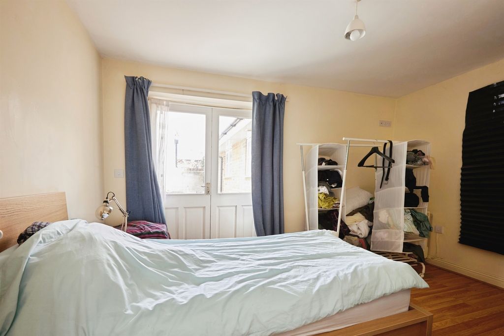 Additional image 8 of 1 bed flat for saleEndless Street, Salisbury SP1