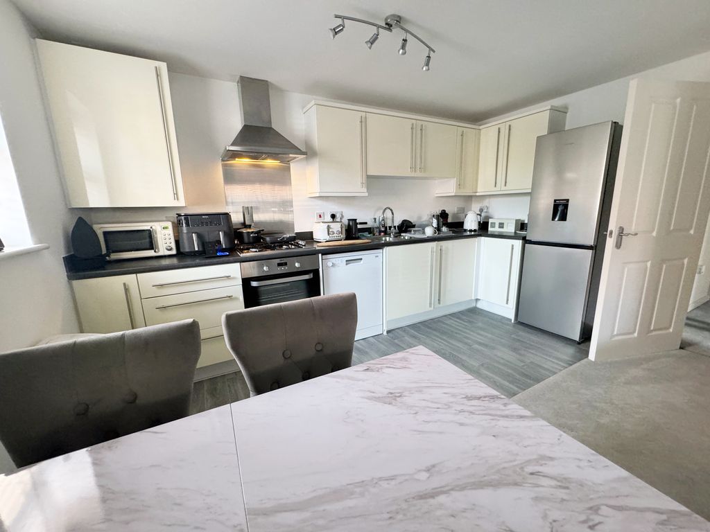 Additional image 3 of 2 bed flat for saleCloatley Crescent, Royal Wootton Bassett, Royal Wootton Bassett SN4