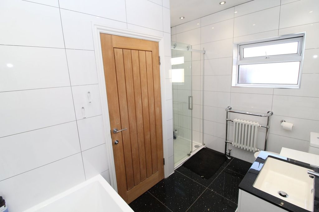 Additional image 16 of 4 bed detached house for saleLittle Glen Road, Glen Parva, Leicester LE2