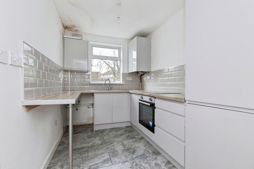 Additional image 3 of 3 bed semi-detached house for saleGoldhill, Leicester, Leicestershire LE2