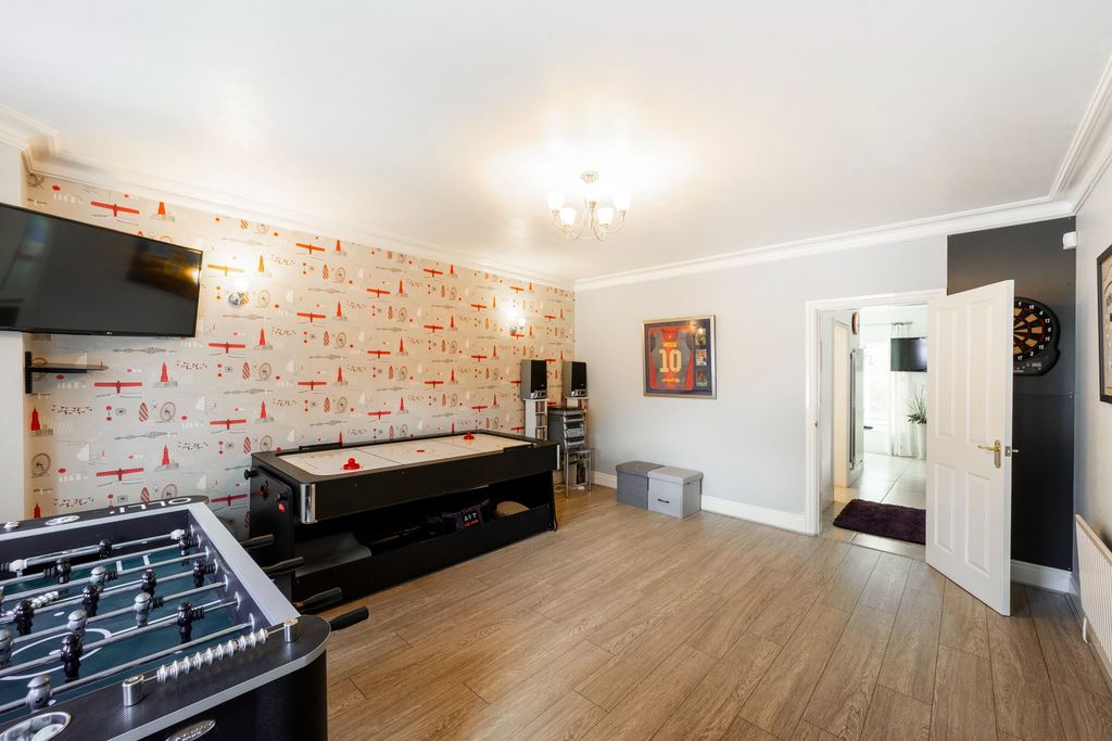 Additional image 18 of 5 bed detached house for saleWallace Court, Cheslyn Hay, Walsall WS6