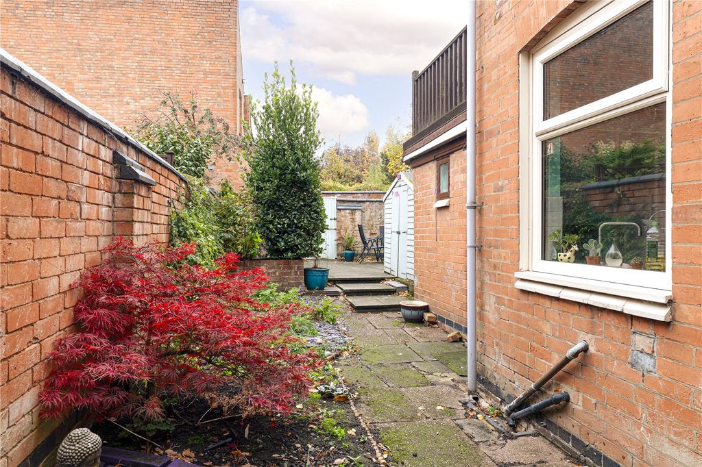 Additional image 17 of 5 bed terraced house for saleVictoria Park Road, Stoneygate, Leicester LE2