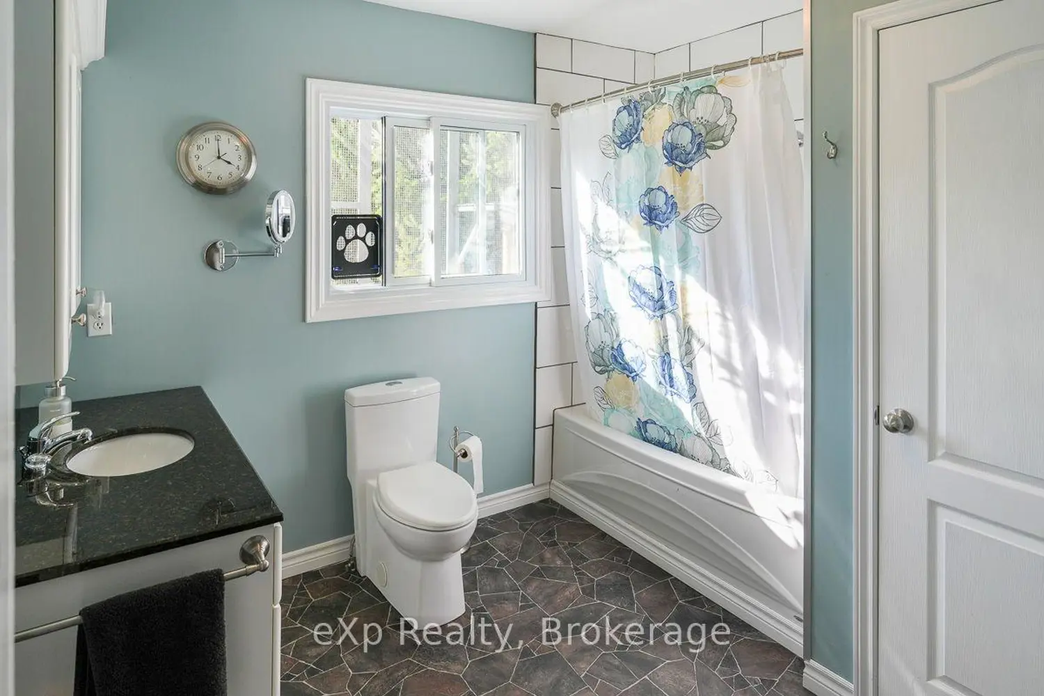 Additional image 10 of 179422 Grey Road 17
