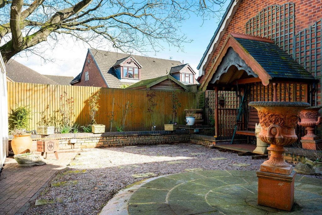 Additional image 37 of 5 bed detached house for saleWallace Court, Cheslyn Hay, Walsall WS6