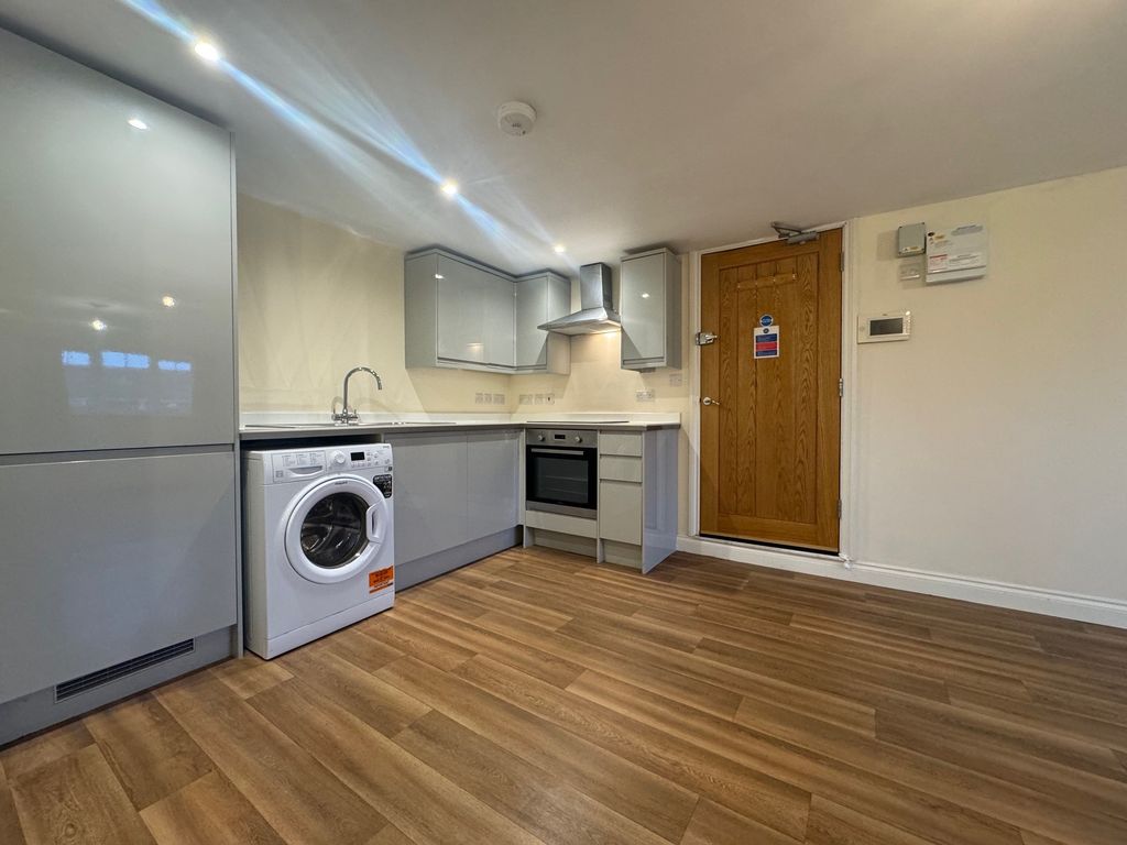 Additional image 4 of 2 bed flat for saleApsley House, 50 High Street, Royal Wootton Bassett SN4
