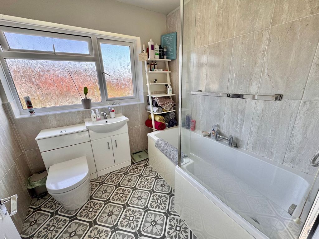 Additional image 16 of 3 bed semi-detached house for saleLaburnum Avenue, Newbold Verdon LE9