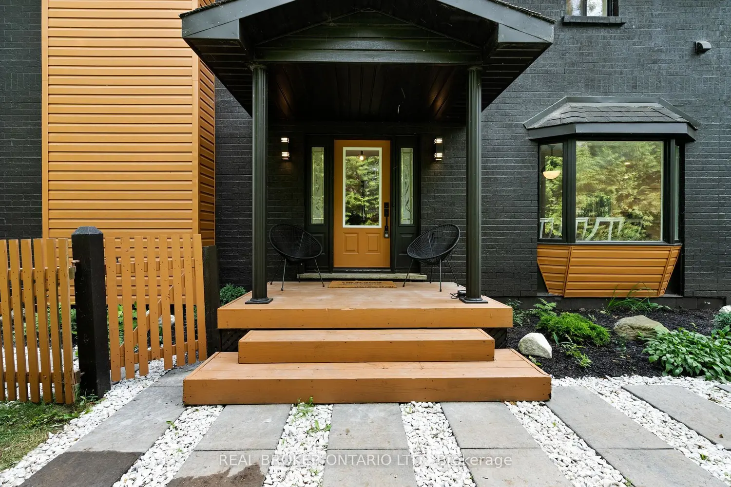 Additional image 13 of 943 Barry Avenue