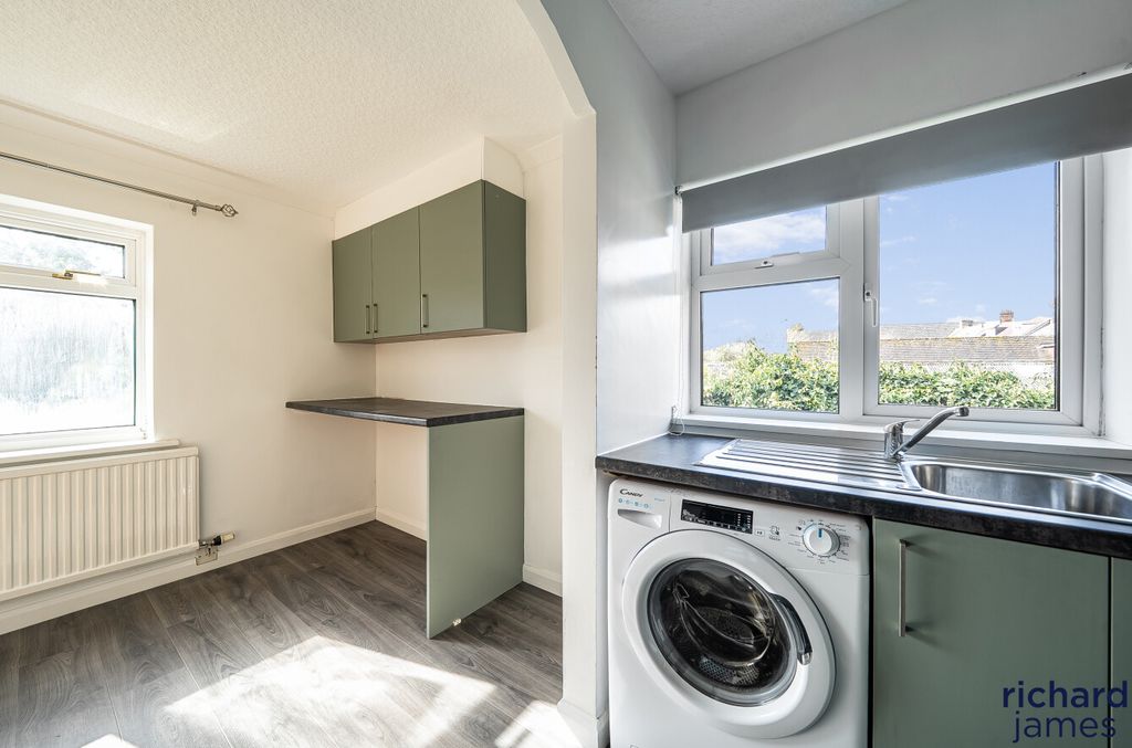 Additional image 3 of 2 bed flat for saleHigh Street, Wroughton, Swindon SN4