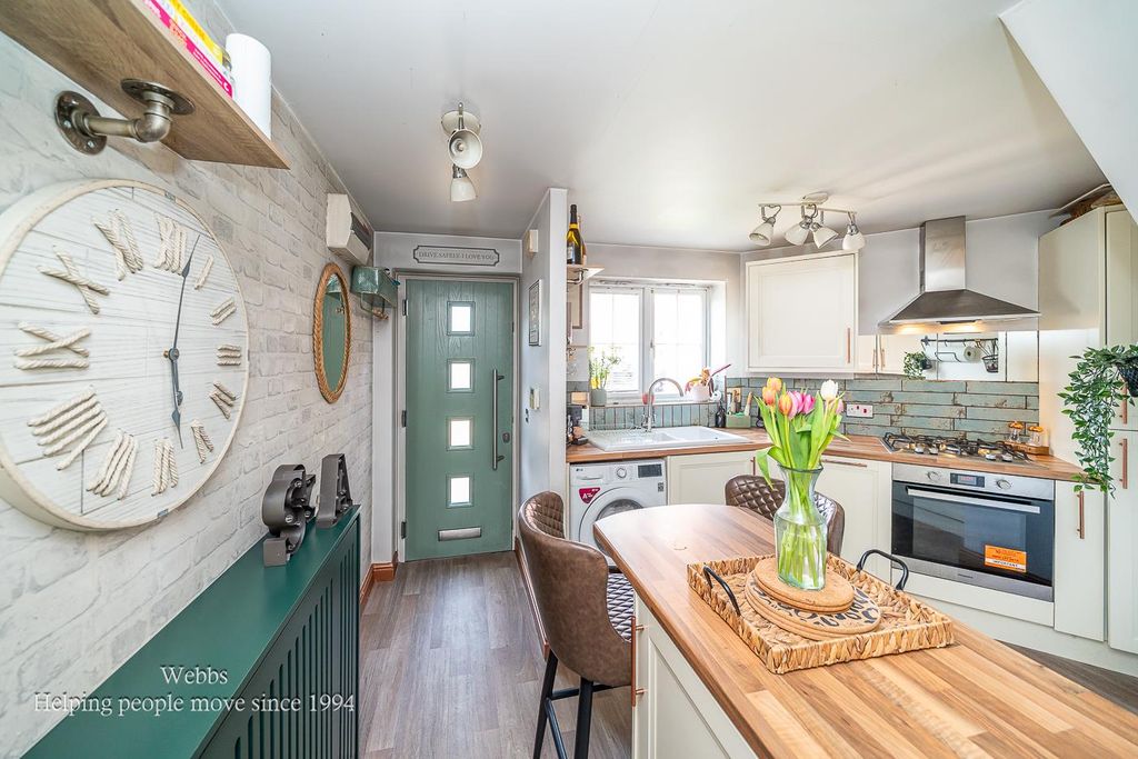 2 bed town house for saleEaton Drive, Rugeley WS15
