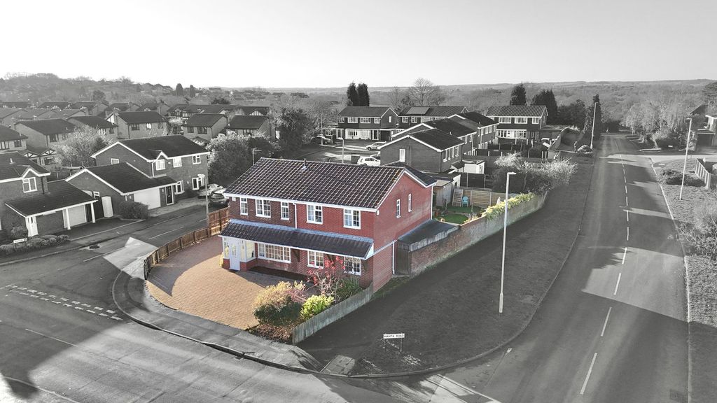 4 bed detached house for saleMarlin, Dosthill, Tamworth B77
