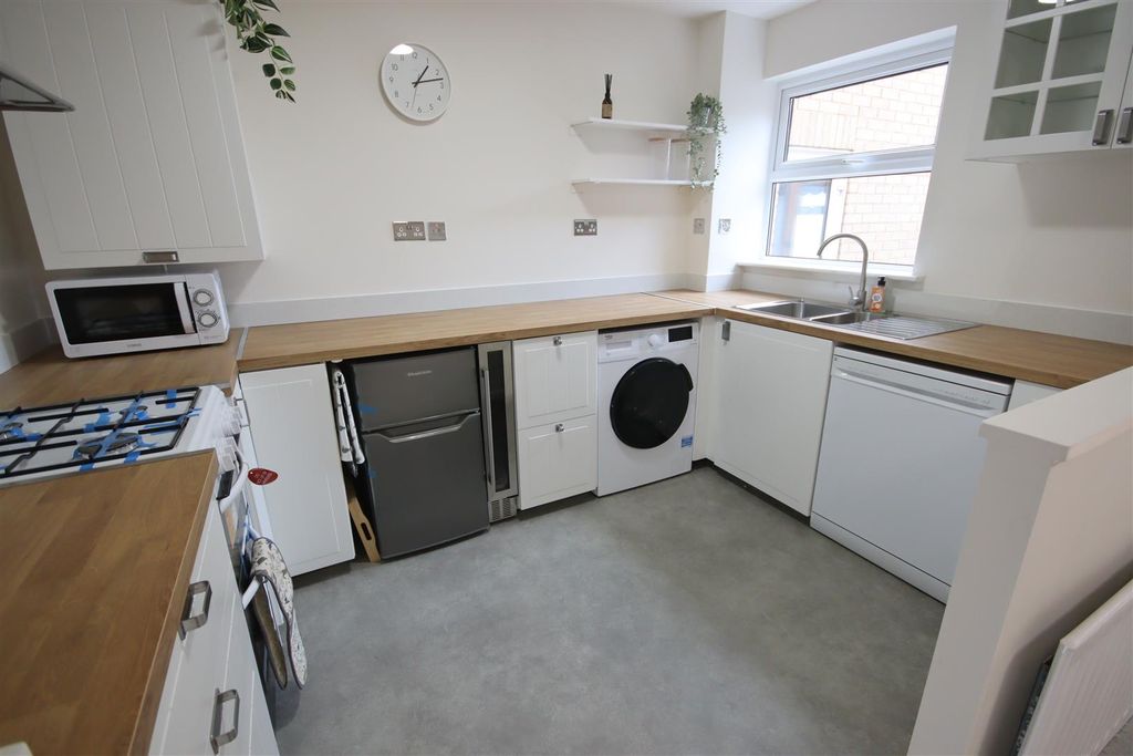 Additional image 6 of 3 bed semi-detached house for saleFitzwarren Close, Chippenham SN15