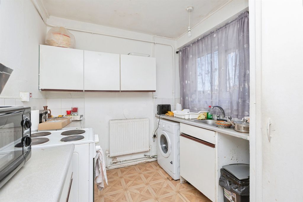 1 bed flat for saleManitoba Road, Leicester LE1 photo 4