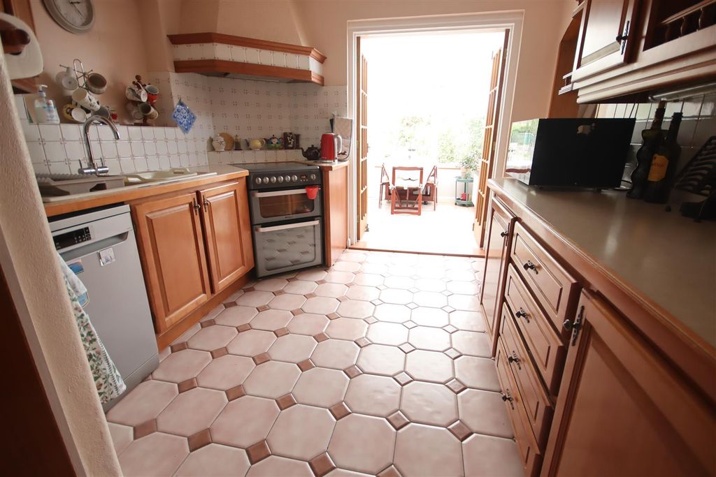Additional image 5 of 5 bed semi-detached house for saleHardens Close, Chippenham SN15