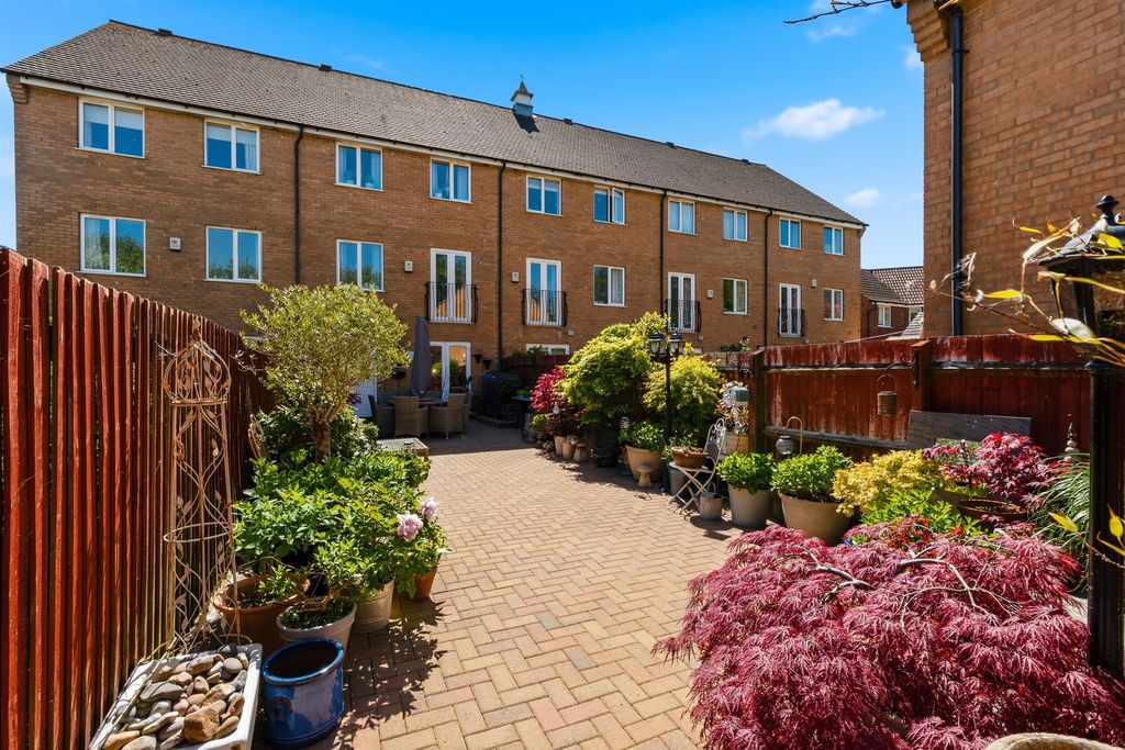 Additional image 8 of 4 bed property for saleFirs Avenue, Uppingham, Oakham LE15