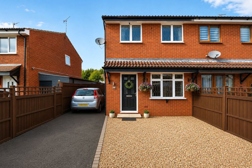 2 bed semi-detached house for saleThe Poppins, Leicester, Leicestershire LE4