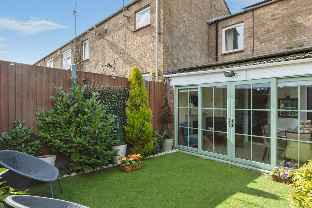 3 bed semi-detached house for saleHolkham Avenue, Leicester, Leicestershire LE4